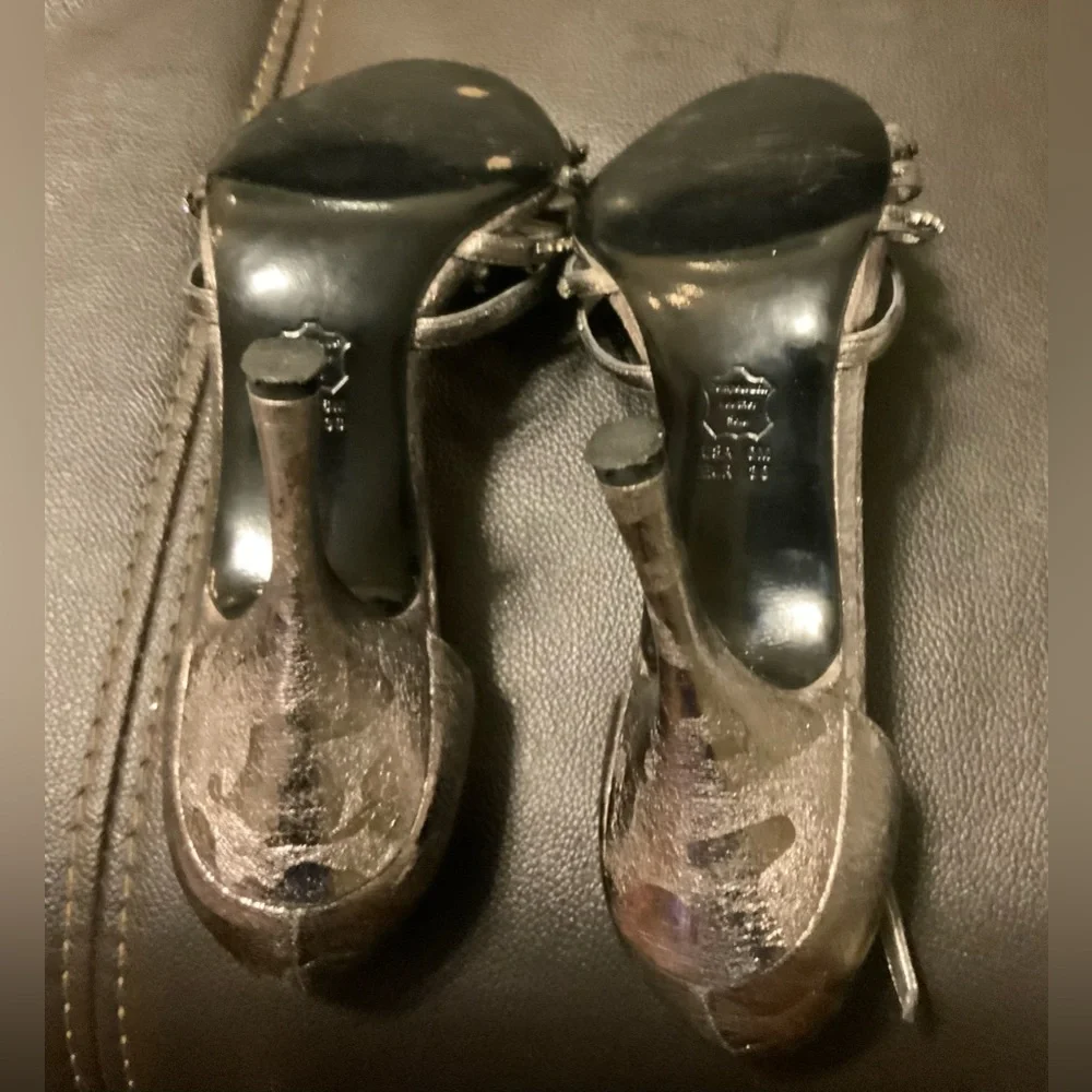 Women’s Silver Shoes - Picture 6 of 12